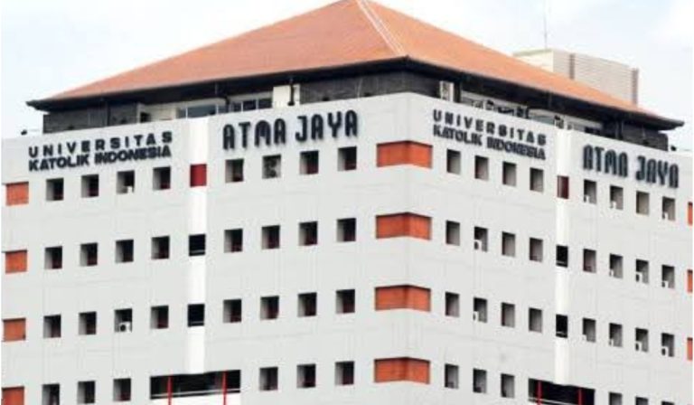 Pemimpin Harus Jadi Pelindung dan Pendengar di UAJ