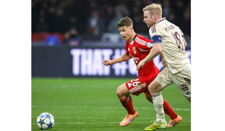 Ajax Terpuruk Usai Kalah dari Benfica, Terjun ke Puncak Krisis