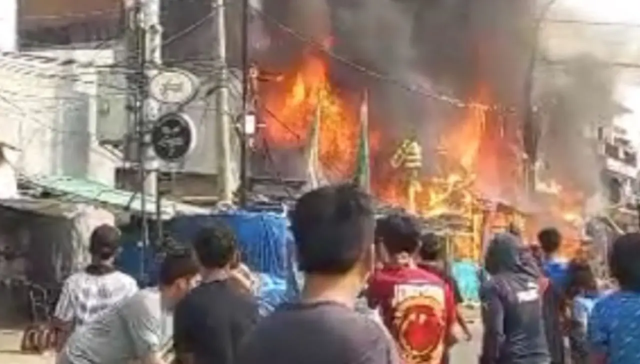 Kebakaran Di Muara Baru Jakarta Utara Mengakibatkan Dua Korban