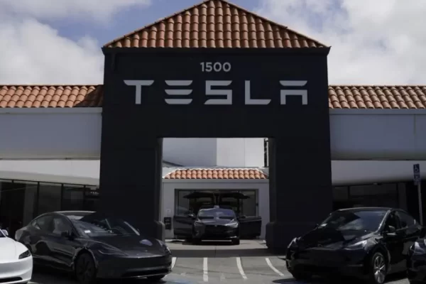 Tesla Melaporkan Laba Bersih USD 1,2 Miliar di Kuartal Kedua 2025