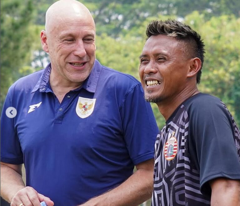 Alexander Zwiers Amati Pemain Muda Persija Jakarta secara Langsung