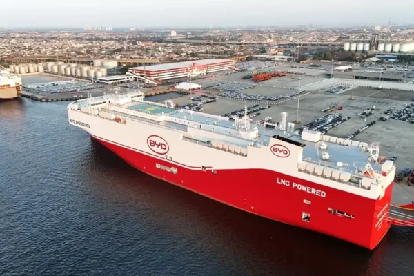 BYD Zhengzhou Sandar di Tanjung Priok Dengan 7000 Mobil Baru