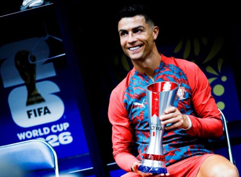 Cristiano Ronaldo Ngambek Setelah Nama Messi Disebut dalam Wawancara