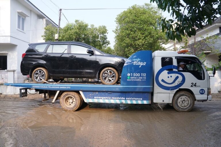 BMKG Ingatkan Cuaca Ekstrem 2026, Tips Lindungi Mobil Anda