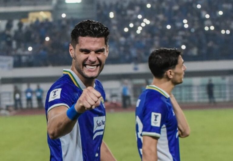 Julio Cesar Yakin Persib Bandung Bisa Hadapi Ratchaburi FC