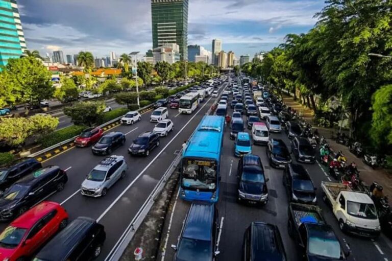 Jakarta Bebaskan Denda Pajak Kendaraan Selama 3 Bulan