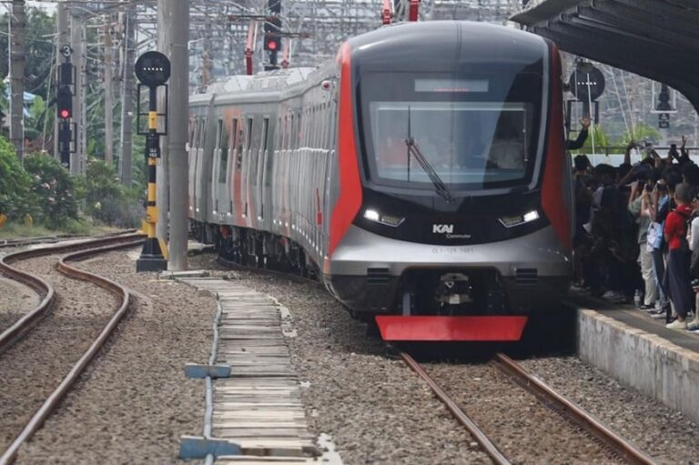 Jakarta Kota Kebanjiran, Layanan KRL Tanjung Priok Terhenti Pagi Ini
