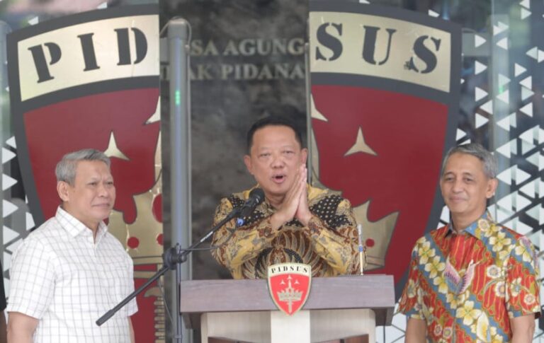 Febrie Adriansyah Dilarang Bepergian ke Luar Negeri