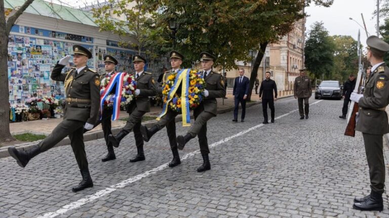 Zelensky Kirim Pasukan ke Turki dan Inggris, Kenapa Ya?
